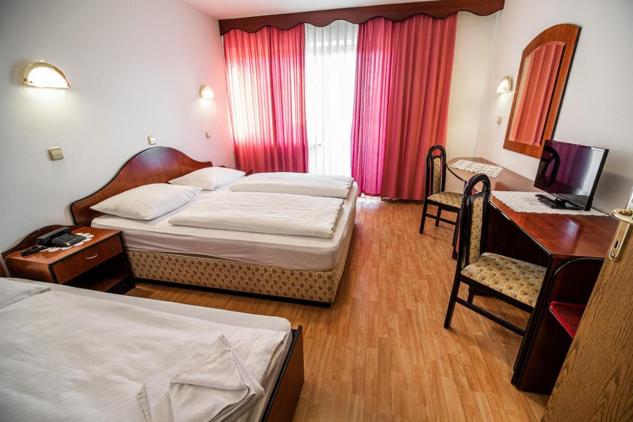 Guesthouse Leski Dvor Lesce  Zewnętrze zdjęcie